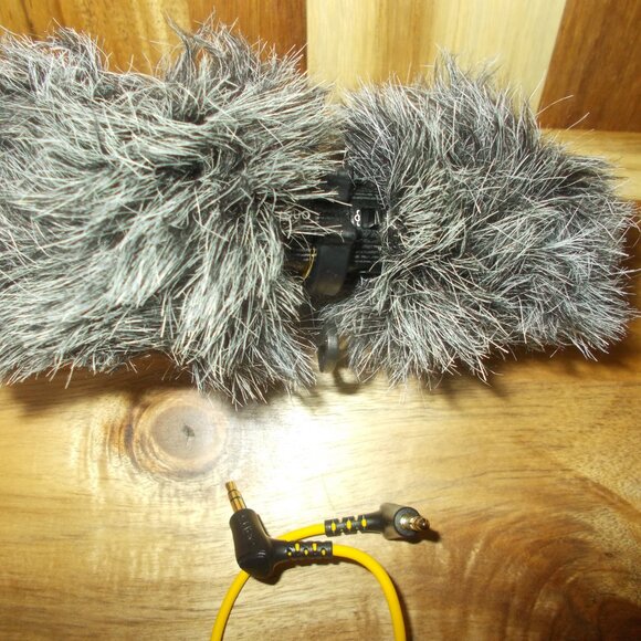 Deity Microphones V-Mic D4 DUO Dual Cardioid Camera Microphone Mono/Stereo - Picture 6 of 7